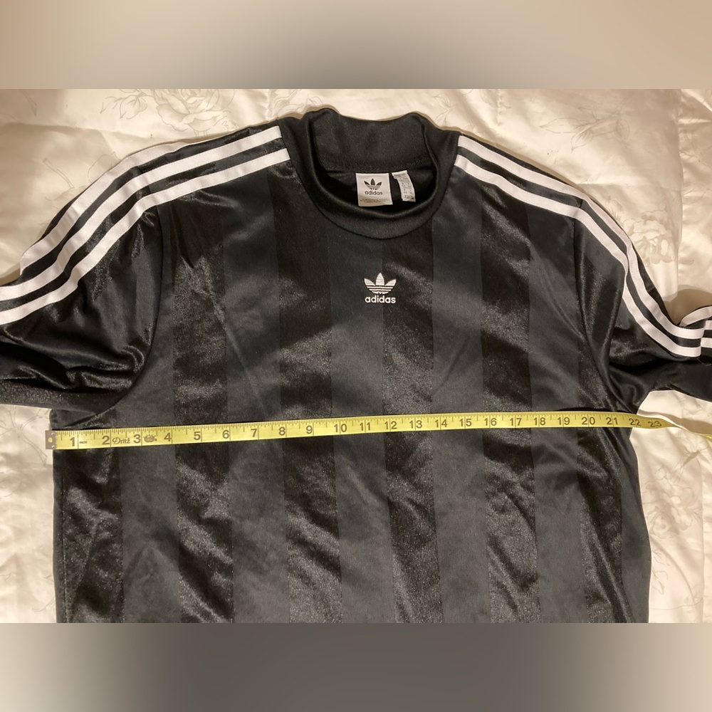 TWO adidas chic jacquard stripe tops - Picture 7 of 8